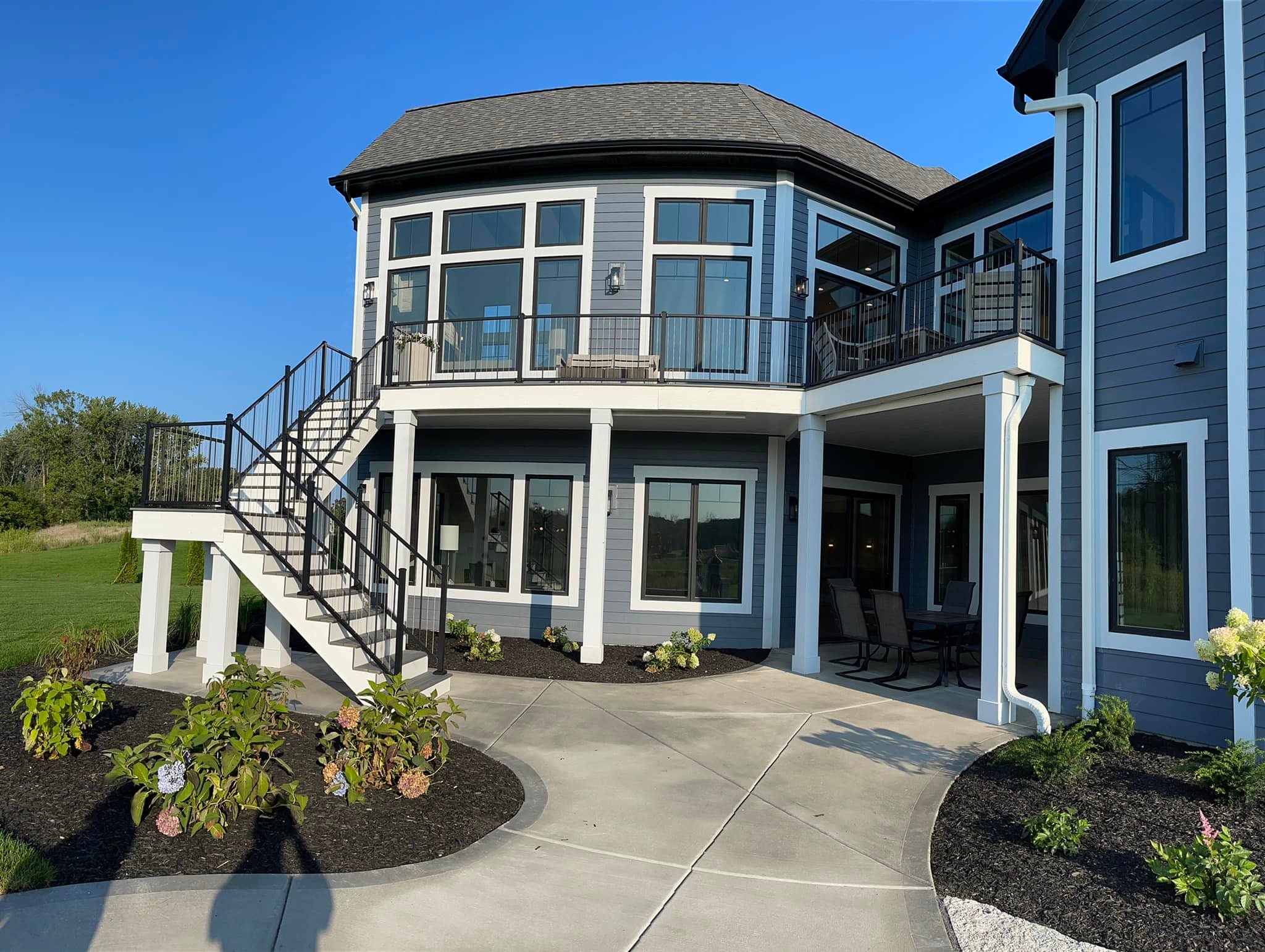 At M2 Decks & Enclosures, we specialize in turning your outdoor spaces into extraordinary extensions of your home.