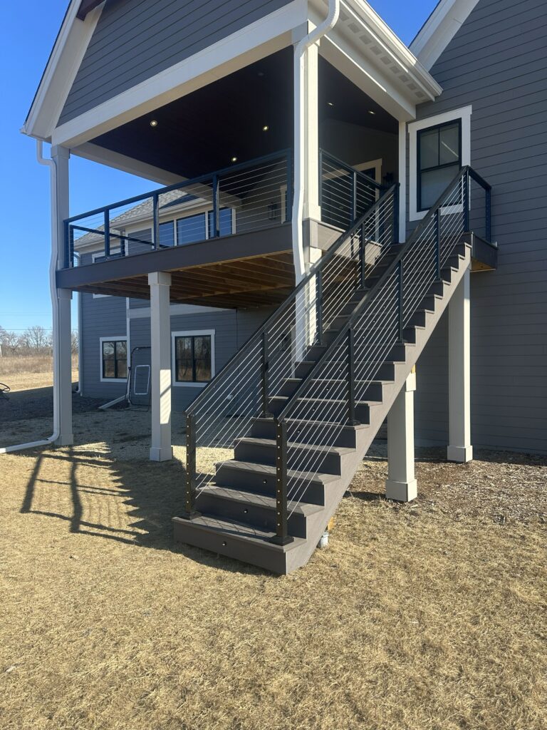 Luxury Deck BuLuxury Deck Builderilder Deck Builder in Walworth County including Elkhorn, Lake Geneva, East Troy, Whitewater, and surrounding areas.